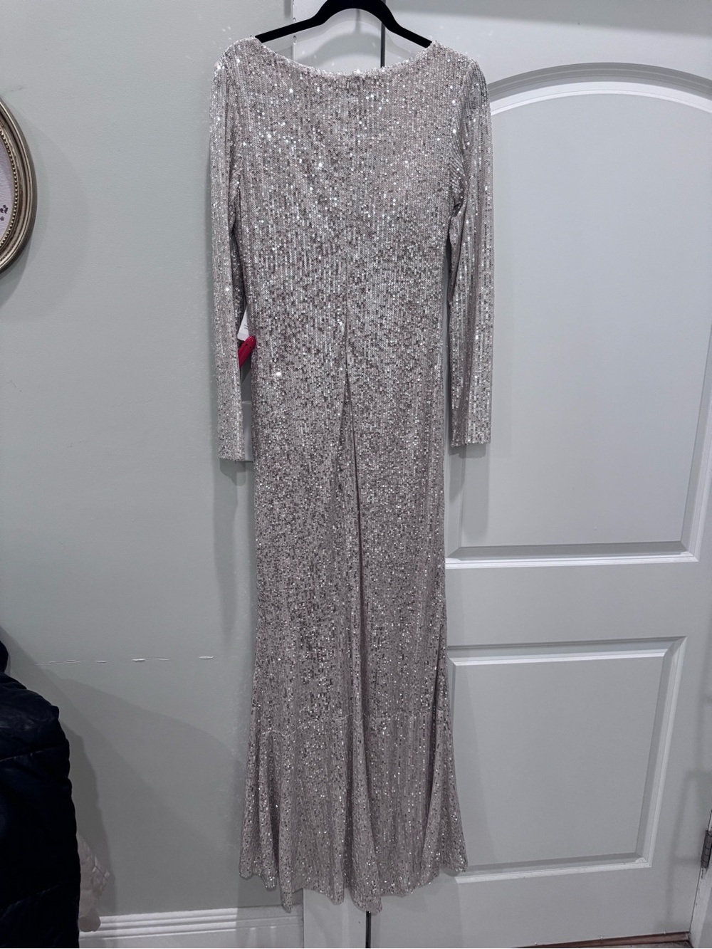 Ieena for Mac Duggal Sequin Long Sleeve V-Neck Evening Gown in Champagne size 8 - Picture 9 of 10